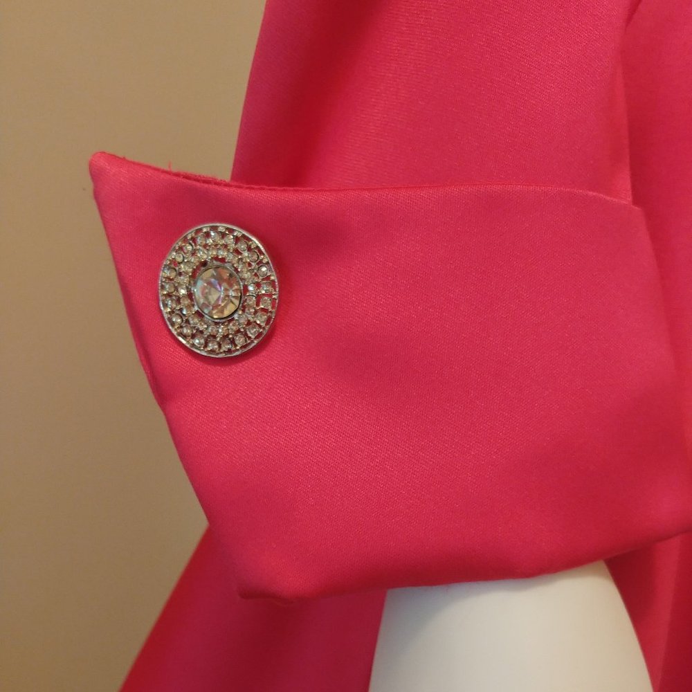 Show-Stopping And Satiny Smooth! - image 5